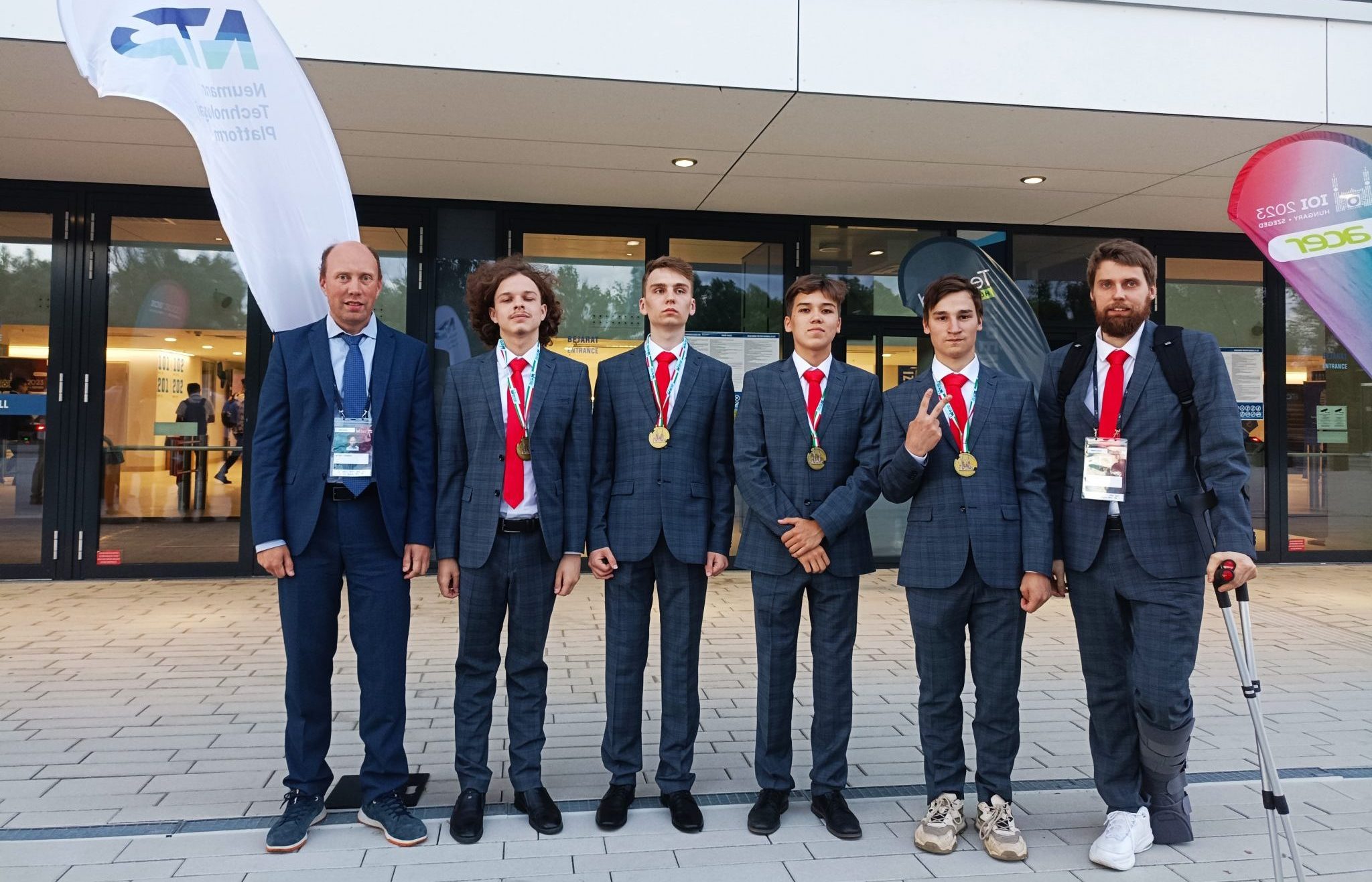 Российские школьники взяли все золото на олимпиаде по информатике в Венгрии